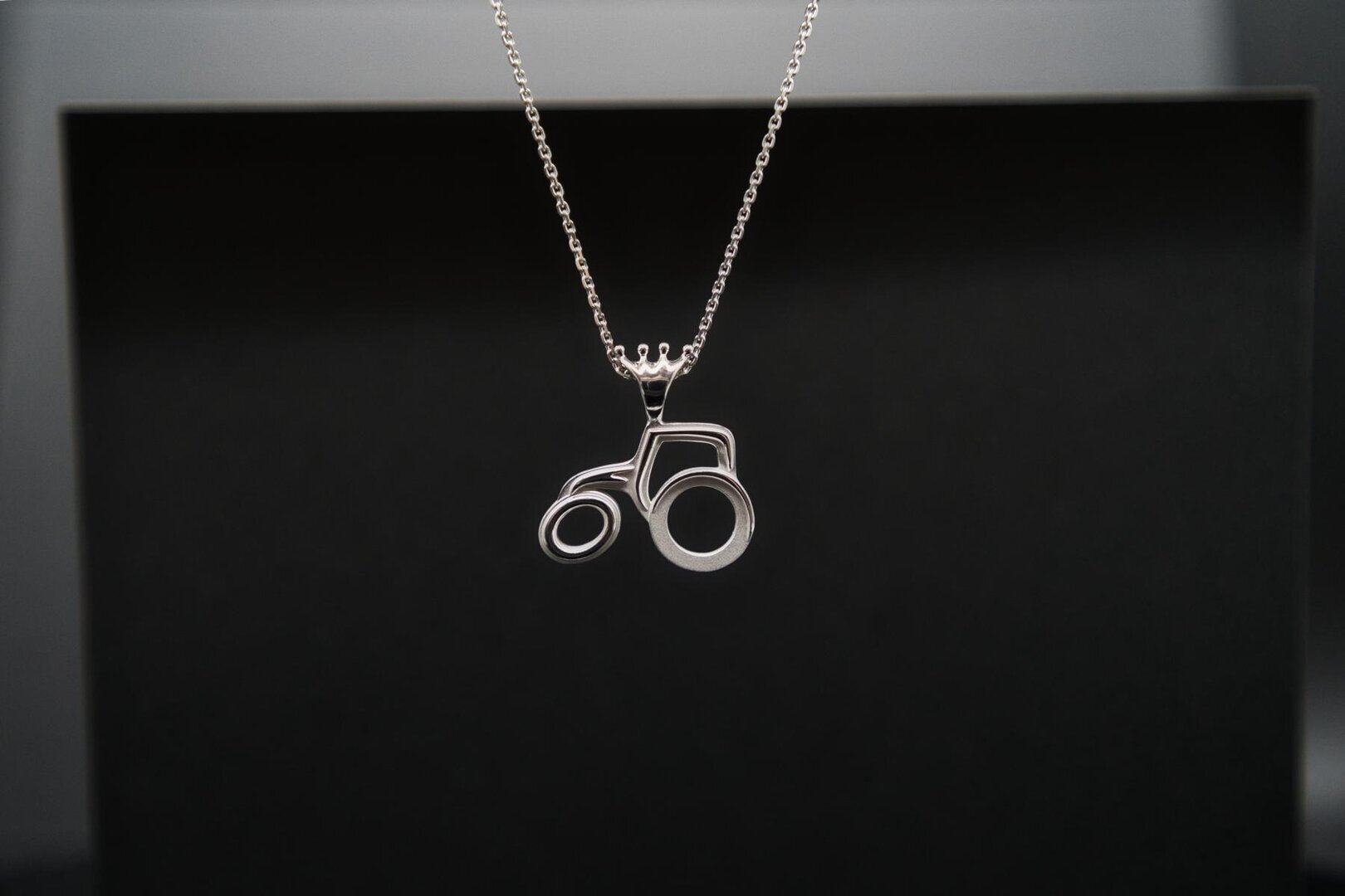 LITTLE COUNTRY LOVE byHEDI | Anhänger TRAKTOR "Krönchen" 